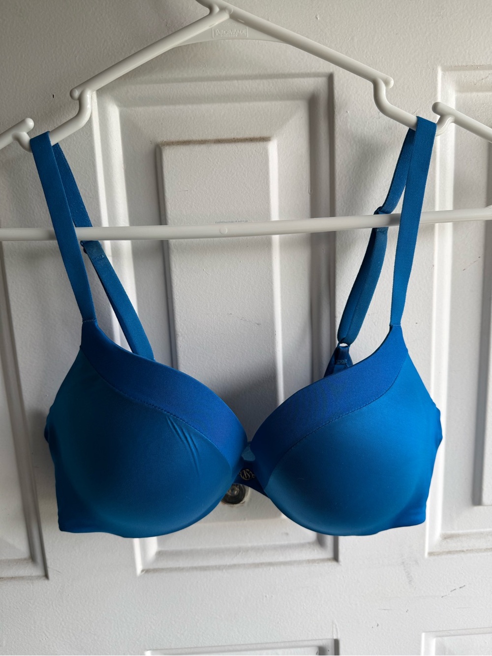 Victoria's Secret Bright Blue Seamless T-Shirt Bra